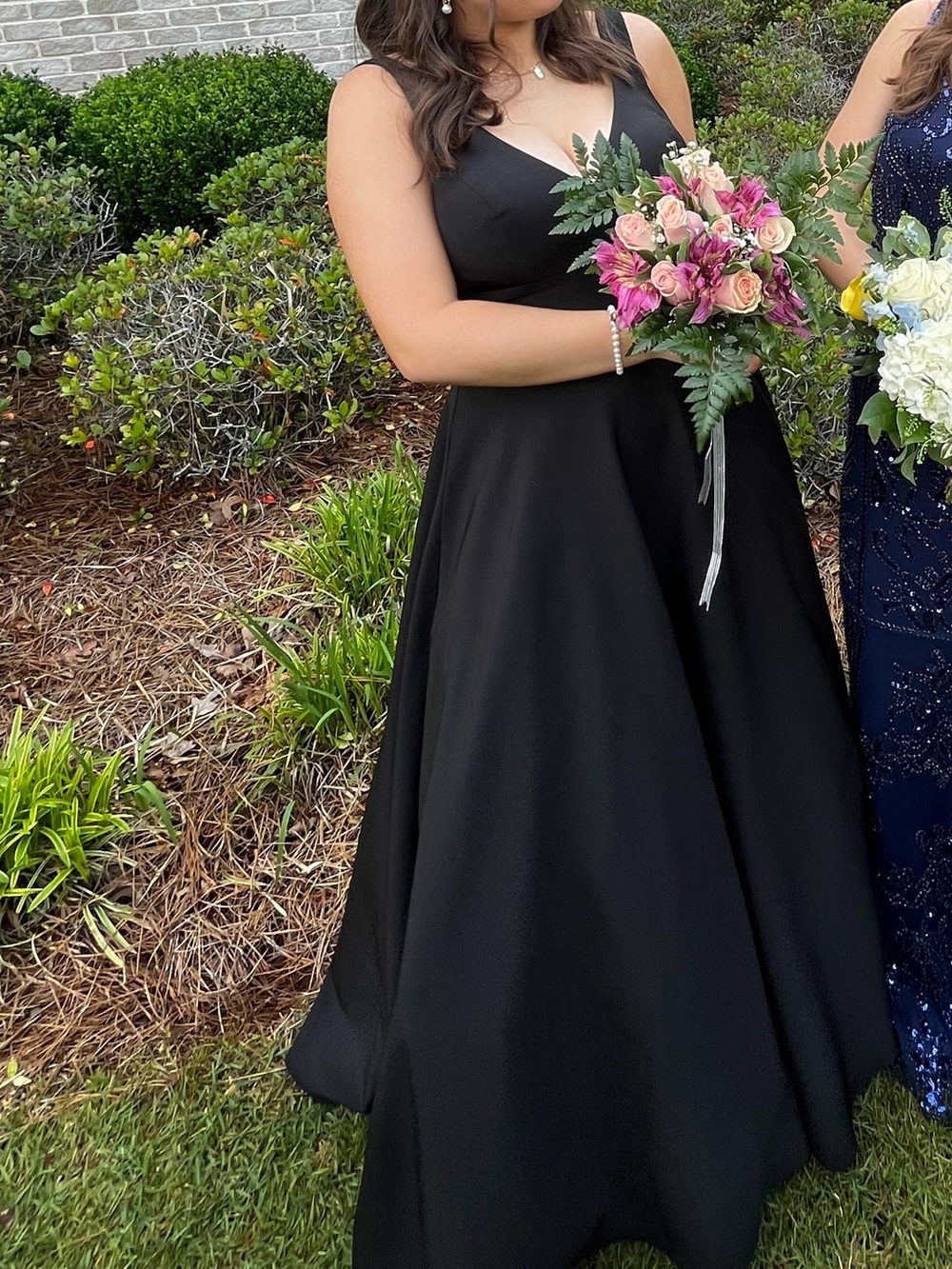 Mac Duggal Black V-Neck A-Line Prom Dress - Picture 8 of 9